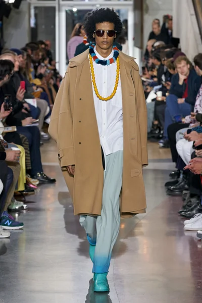 Look 12